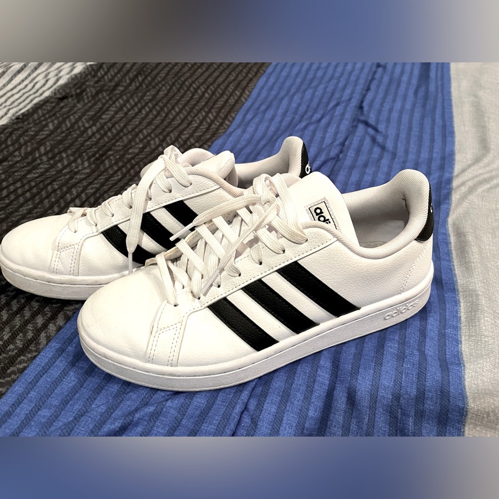 Adidas tennis shoes